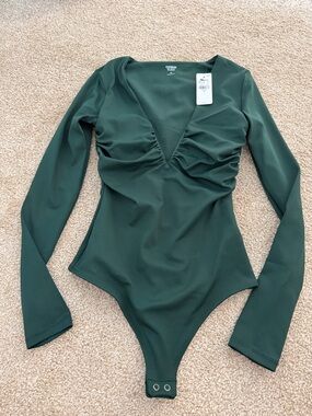 Express Deep V Long Sleeve Bodysuit in Dark Green